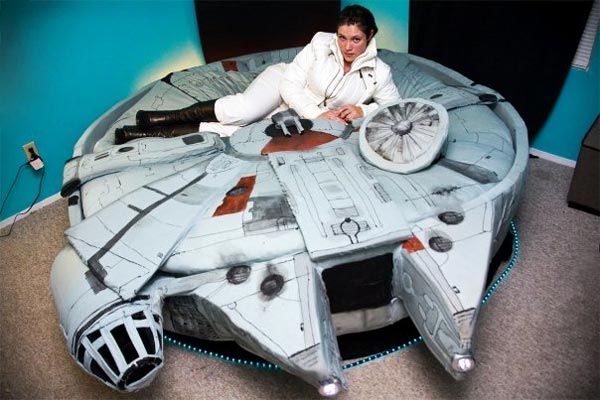 millenium-falcon-bed-ovanliga-sängar