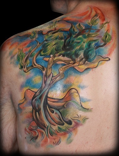 Nykyaikainen abstrakti puun tatuointi