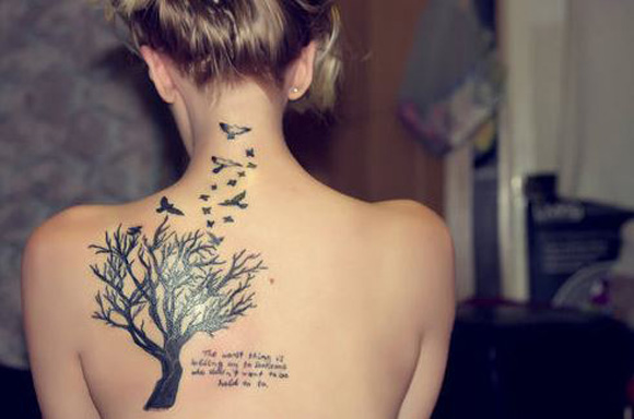 Tree Tattoo Design lainaus ja lintu