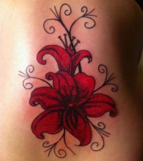 Όμορφα σχέδια τατουάζ κόκκινου κρίνου