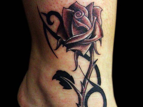 Σκούρο μοτίβο Tribal Rose Tattoo