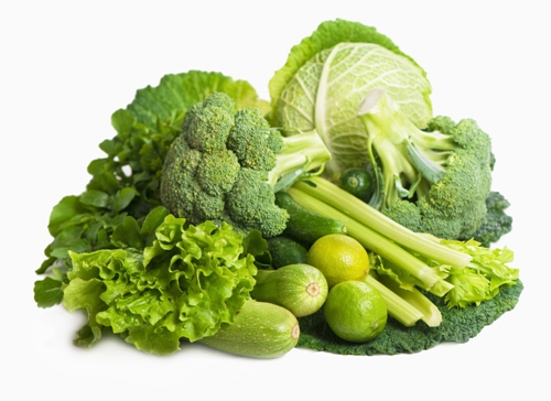 Πράσινα φυλλώδη λαχανικά για το γκριζάρισμα των μαλλιών