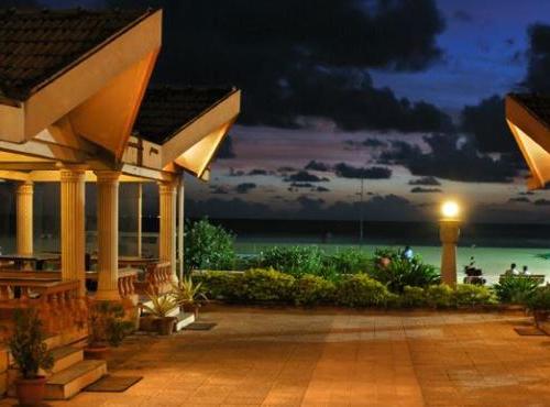 Paradise Isle Beach Resort, Udipi, Karnatakan häämatka yksityisellä rannalla