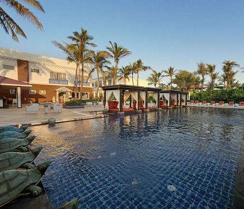 Mayfair Palm Beach Resortin häämatka yksityisellä rannalla