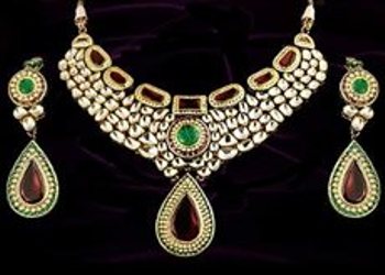 kundan-jewelery-designs-meenakari-kundan-jewelery