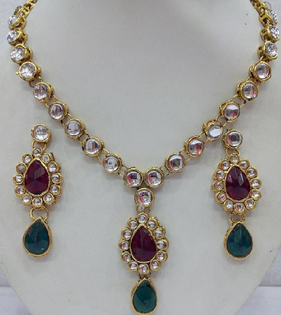 kundan-jewelery-designs-kundan-polki-jewelery
