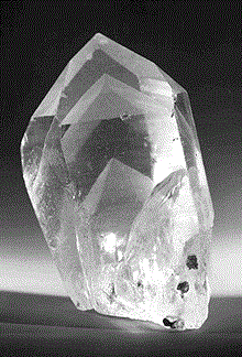 kristalli jalokivi