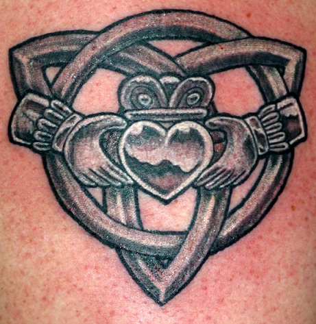 Celtic Claddagh tatuointisuunnittelu
