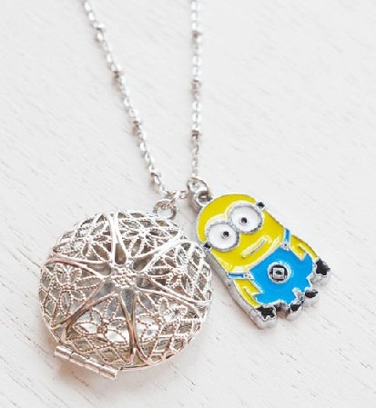 Hopeiset Lockets -kaulakorut tytöille