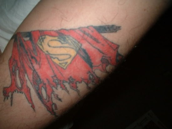 Haarakuvioinen Superman -tatuointisuunnittelu