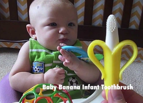 Παιχνίδια για 4 μηνών μωρό - Η οδοντόβουρτσα με μπανάνα
