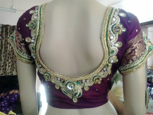 Η μπλούζα Kundan For The Silk Sarees