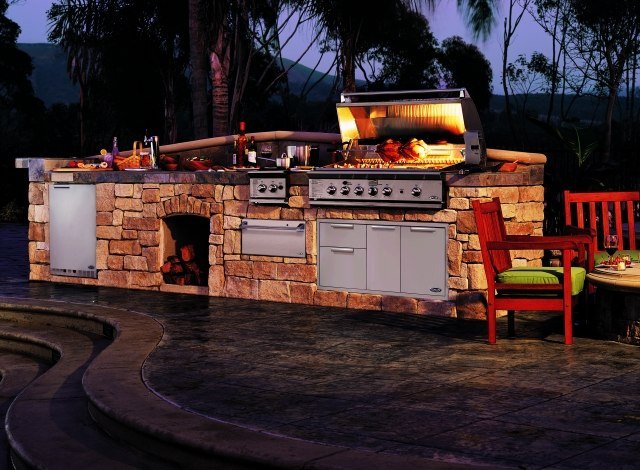 DCS bästa grillmärken inbyggd i sten-vägg-utomhus-kök