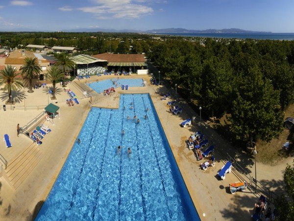 Campingpool Spanien njuta av strandsemester natur