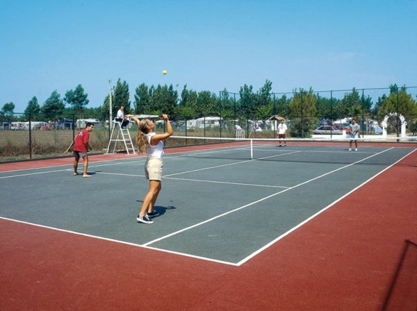 Aktiv semester camping Spanien tennisbana