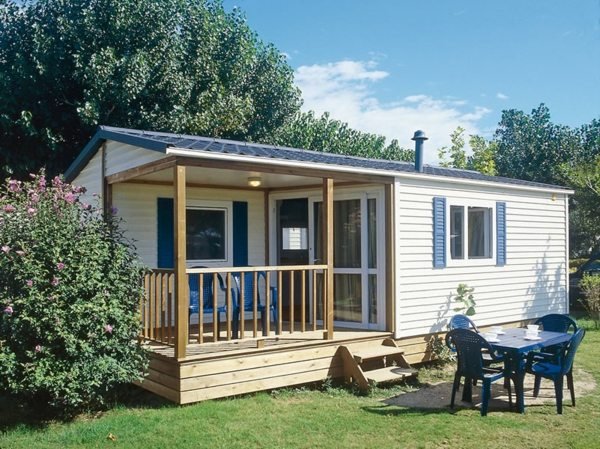 Njut av bungalow camping semester