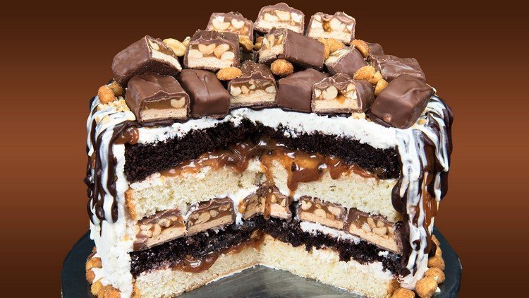 tårta-godis-snickers-tårta-söt-smaskiga-karamell-choklad-bar