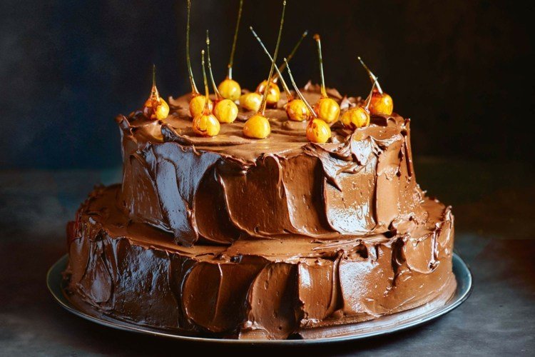 Hasselnötter-karamell-ganache-choklad-tårta