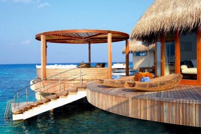 W Retreat spa resort på Maldiverna terrasser på pålar vatten