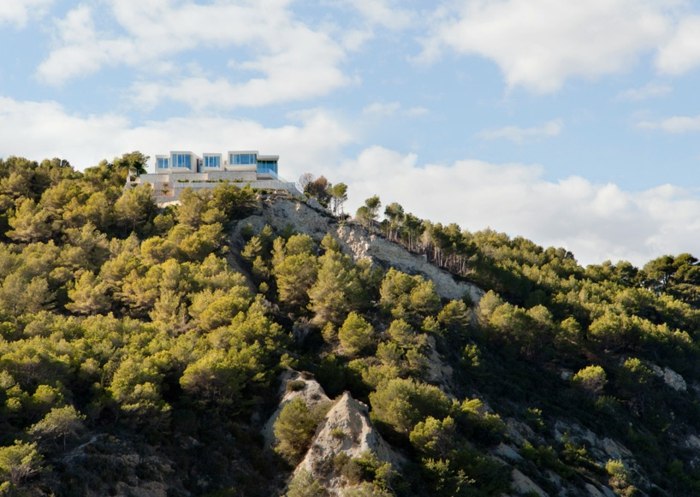 betonghus hill coast Medelhavet arkitektur panorama