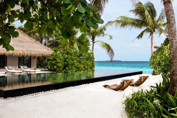 Hotell i Maldiverna Cheval Blanc Randheli solstol
