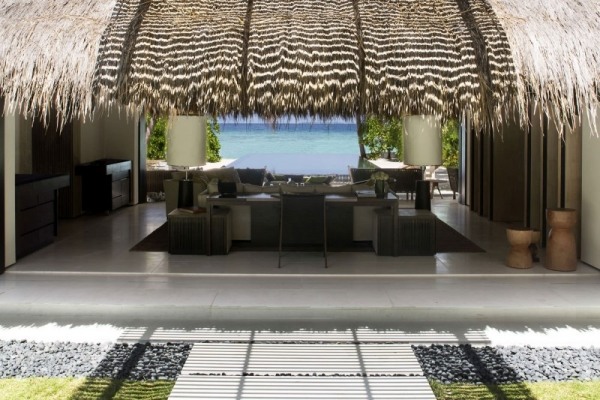 Hotelldesign i vardagsrummet på Maldiverna Cheval Blanc Randheli