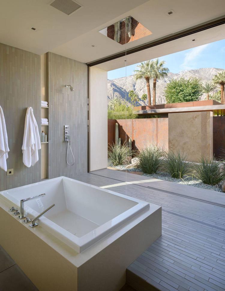 modern-strand-villa-badrum-bild-fönster-sekretess-skärm-corten stål