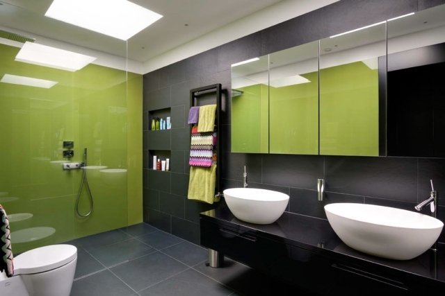 badrum-modern-design-koncept-svart-kalk-grön-färger-vit-keramisk-handfat