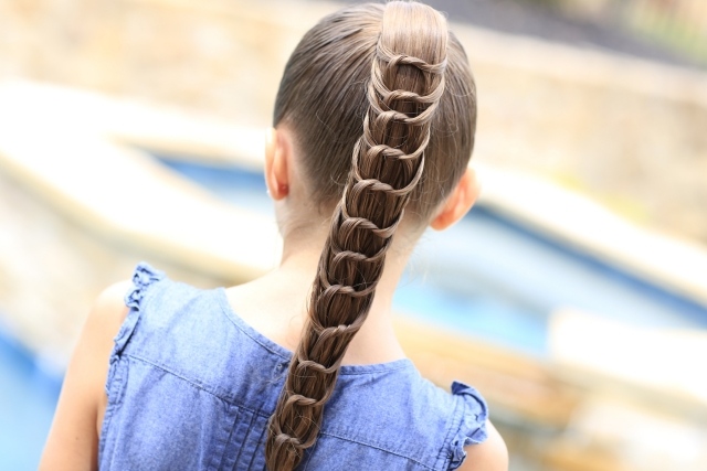 Barns frisyrer-för-tjejer-klassisk-hästsvans-med-nya-detaljer
