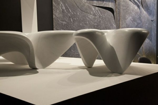 Milan möbelmässa bord vita Zaha Hadid