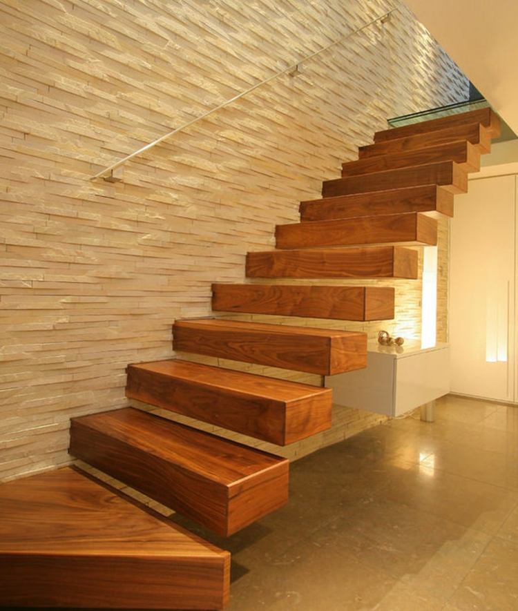 trappor-klädda-öppna-trä-entré-område-privat-lägenhet-glas-natursten-rak väggbeklädnad