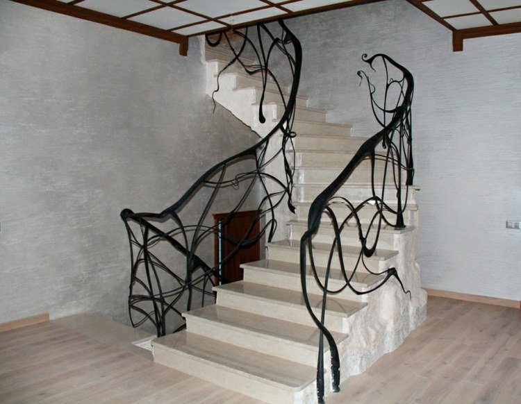 trappor-klädda-räcke-svart-abstrakt-steg-steg-stigare-natursten-betong-laminatgolv