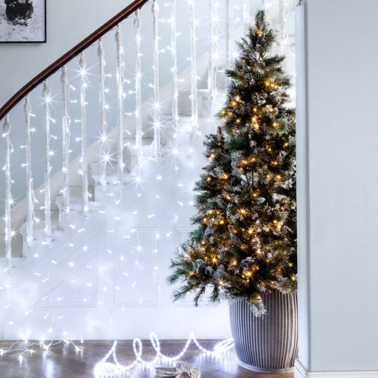 Julstativ dekorera ledde fe lampor vitt ljus modernt julgran