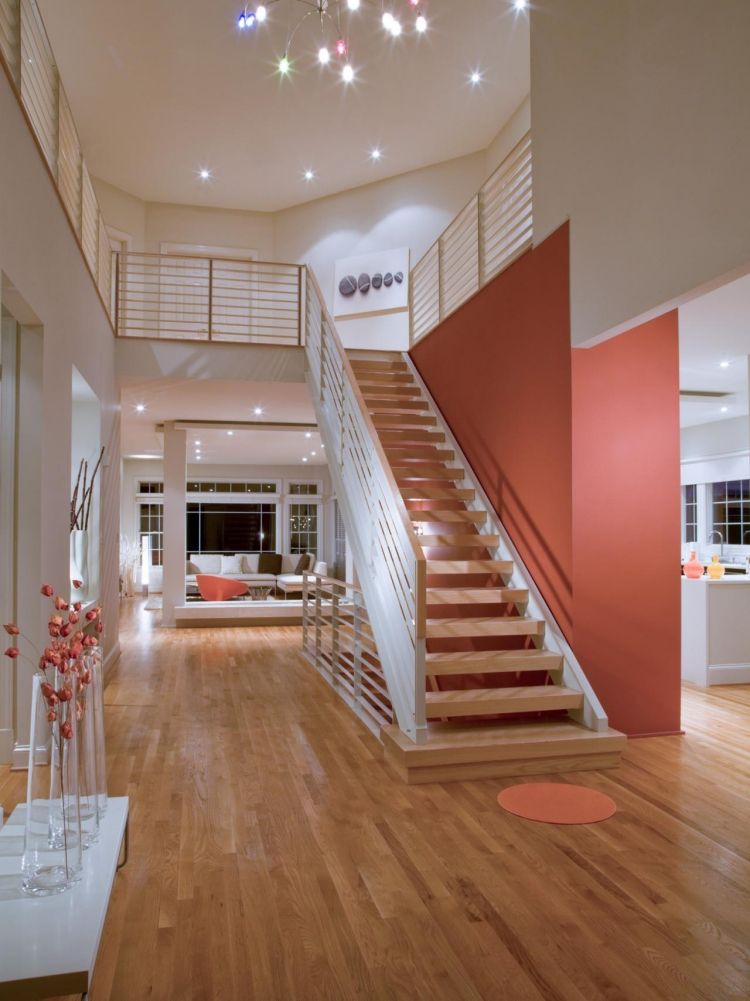 trappa-renovera-måla-idéer-trä golv-väggfärg-terrakotta-belysning-spetsar-moderna