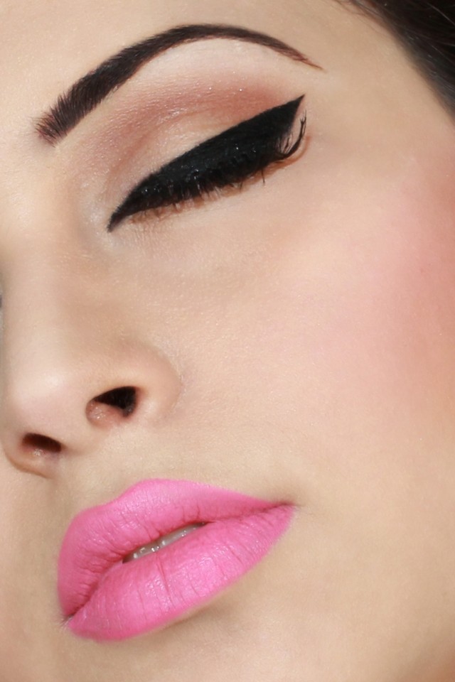 smink tips idéer professionella rosa läppar svart eyeliner