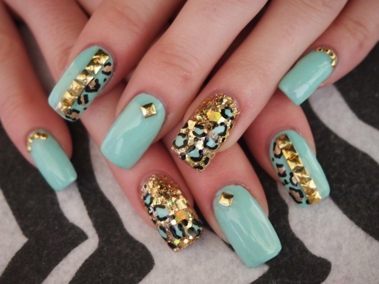 turkos-naglar-leopard-mönster-guld-elegant-styling