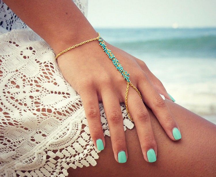 Turkos naglar ring armband sommar stil strand vit spets kjol