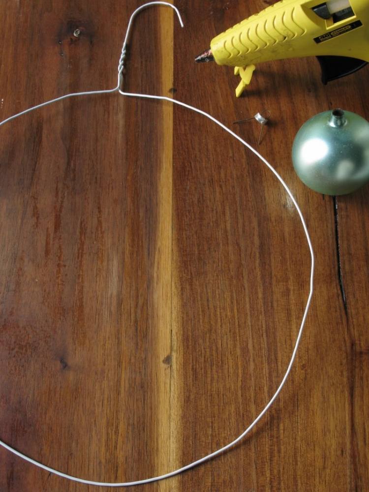 dörrkrans-jul-tinker-instruktioner-galgar-tråd-metall-vänd-cirkel-rund