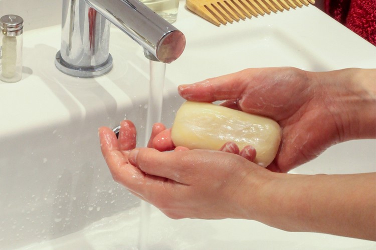Handtvål dåligt för huden torra händer vård tips