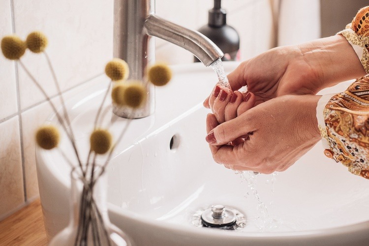 Tvål är dåligt för hudvård som hjälper till att torka händer
