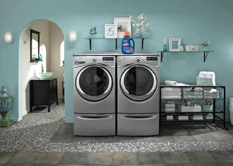 torktumlare-tvättmaskin-badrum-tvätt-modern-vägg-färg-turkos