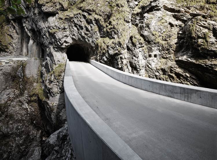 tunnel-alperna-oesterreich-schaufelschluchtbruecke-strasse-betong-konstruktion-stenar