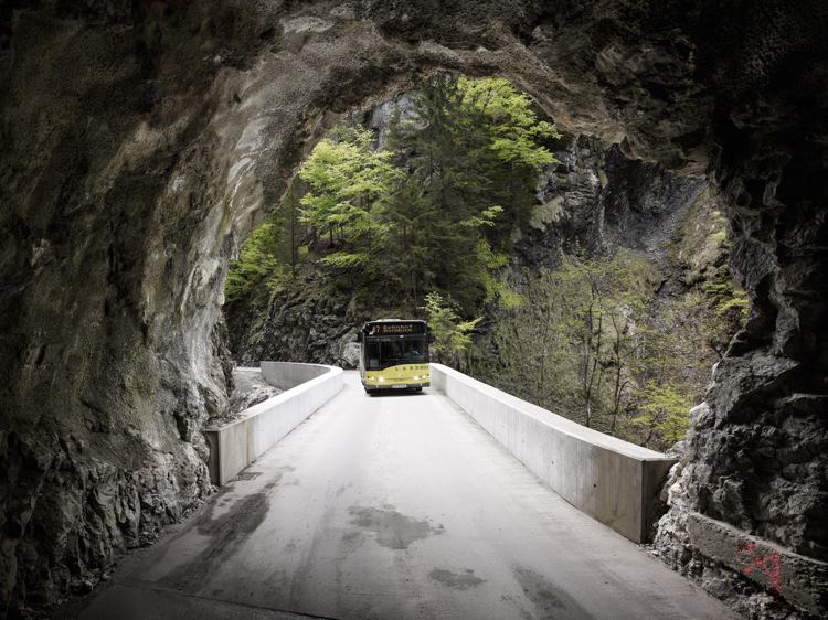 tunnel-alperna-österrike-schaufelschluchtbruecke-landstrasse-buss-försiktighet