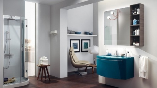 badrumsmöbler handfat bord blå duschkabin