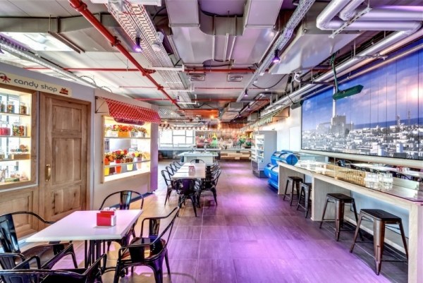moderna kontorsmöbler i google office -restaurangen