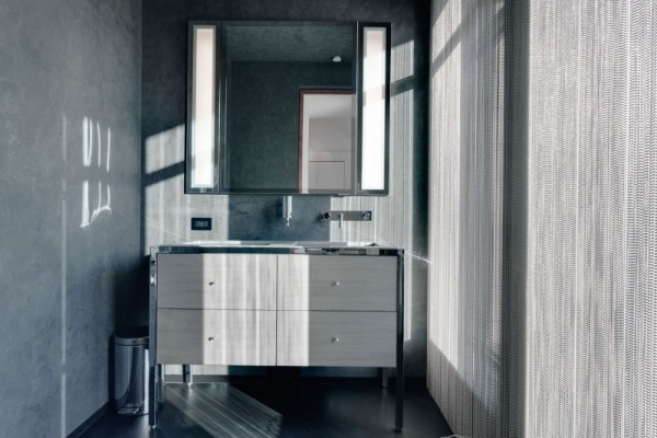 modern lägenhet med elegant designtvättställ