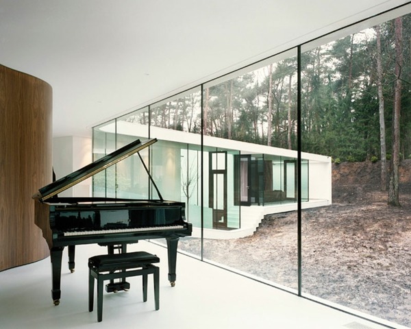 Hus skog piano piano vardagsrum interiör