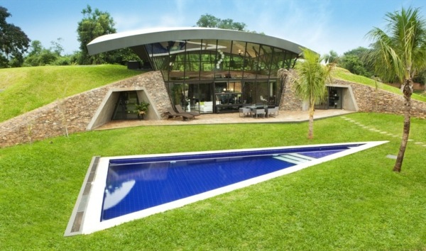 Pool trädgård gräsmatta design idé bygga glas fasad