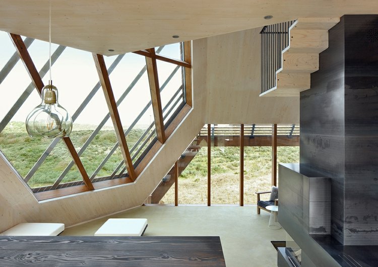 vardagsrum spis svart tak fönster design idé hus