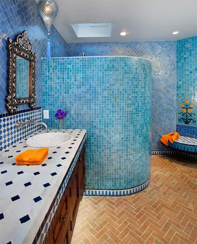 blå-mosaik-kakel-badrum-dusch-snigel-orientalisk stil